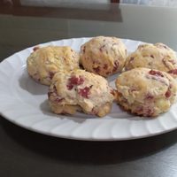 Bizcochitos crocantes de jamón y queso: para el mate o las picadas, la receta de cajón que no te puede faltar