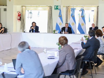 Alberto Fernández se reunió con el comité de expertos: “No hablemos más de cuarentena”