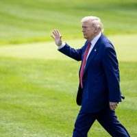 Donald Trump firmó un decreto para desalojar de las calles a personas sin hogar