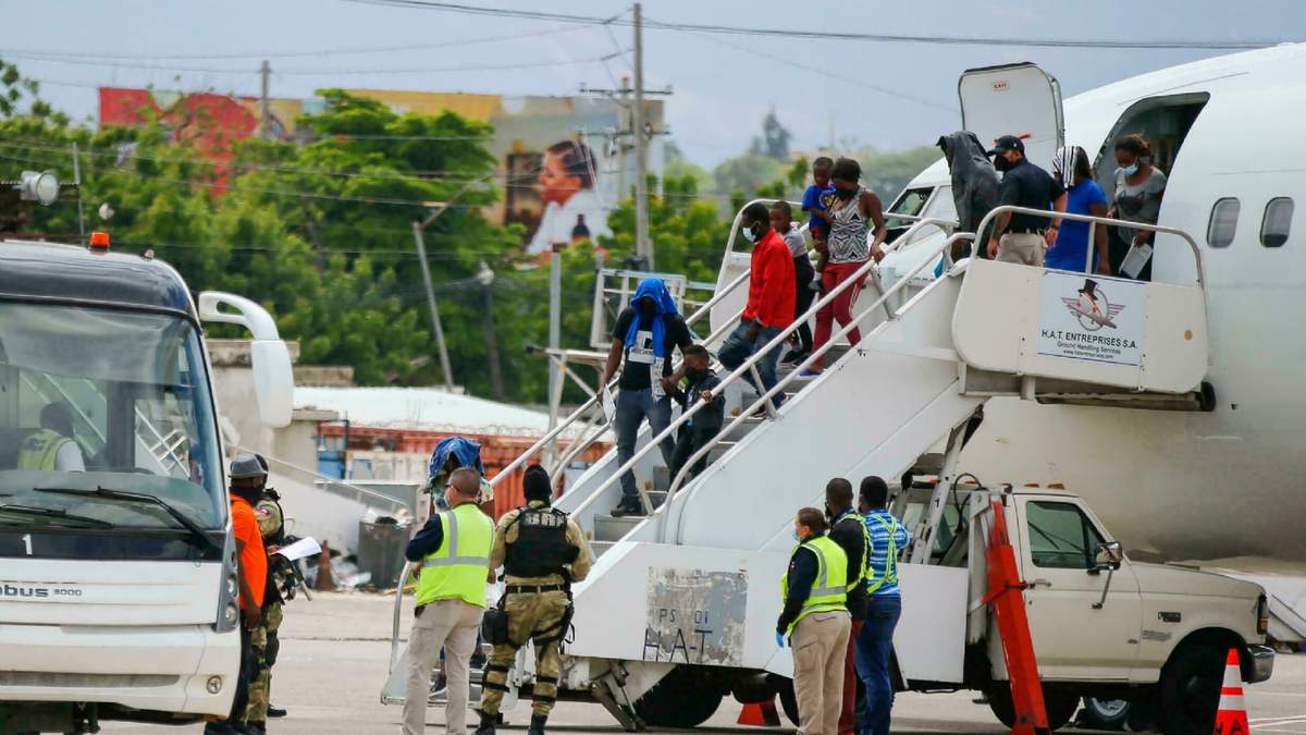 Migrantes deportados nuevamente a Haití. Fuente: (Twitter)