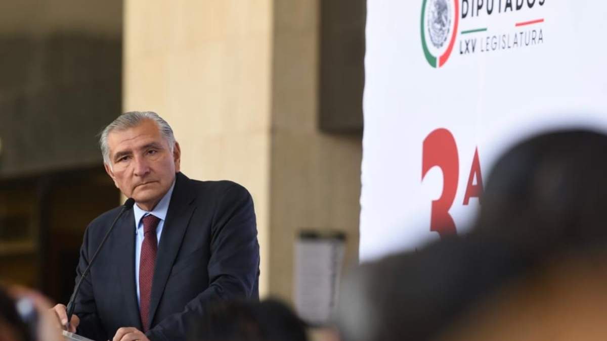 El secretario de Gobernación, Adán Augusto López Hernández, en la plenaria de Morena