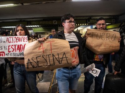 “¡Fuera Guardia Nacional!”: Jóvenes protestan dentro de la estación Centro Médico del Metro