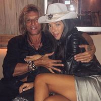 ¡Cuarentena a los besos! Claudio Caniggia y Sofía Bonelli exponen su amor con una tierna foto