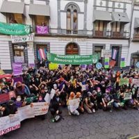Feministas mantienen protesta en el Congreso de Puebla y acusan simulación de diálogo
