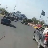 Grupo del CJNG persigue a convoy militar en Nueva Italia, Michoacán (Videos)