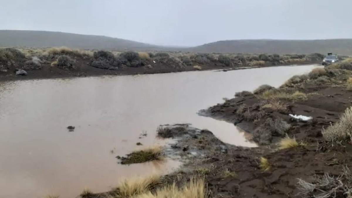 Luego del temporal, el camino de acceso a Catan Lil está prácticamente intransitable. Fuente: (RSM)