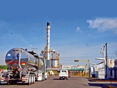 Huachicoleo: Dentro de Pemex, toda una "industria paralela"