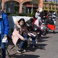 Edomex: 6 hospitales covid "sin disponibilidad" y largas filas para pruebas rápidas