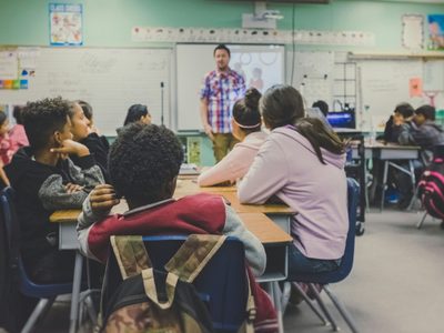 Una escuela elimina las materias y deja que los alumnos diseñen su propio programa