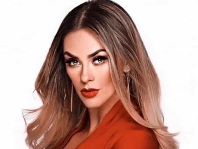 "¡Ojo que se salen!" La selfie de Aracely Arámbula donde muestra un escote muy prominente