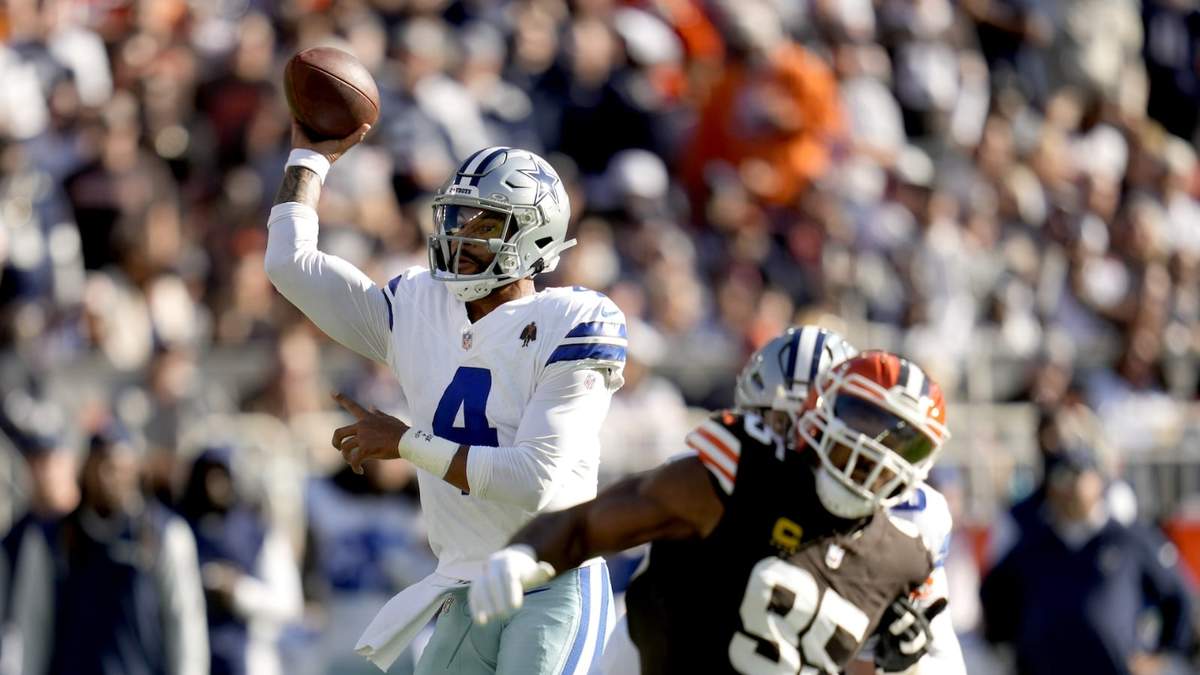 Dak Prescott lanzó un pase de anotación horas después de acordar una extensión de contrato por cuatro años y 240 millones de dólares con Dallas