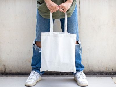 El truco para lavar las bolsas reutilizables de compras y dejarlas como nuevas sin dañarlas