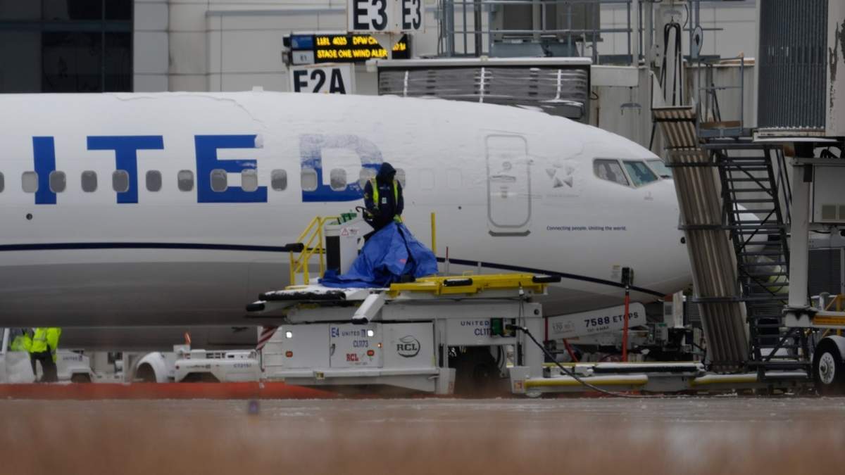 Un avión de United Airlines en el Aeropuerto Intercontinental George Bush, en Houston, el 21 de enero de 2025