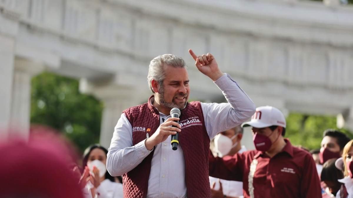 El morenista Alfredo Ramírez Bedolla, virtual ganador