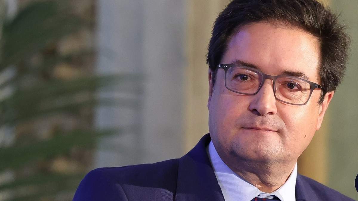 El ministro para la Transformación Digital y de la Función Pública y secretario general del PSOE de Madrid, Óscar López, interviene durante un desayuno informativo, en el Real Casino Gran Círculo de Madrid, a 9 de junio de 2025, en Madrid, España
