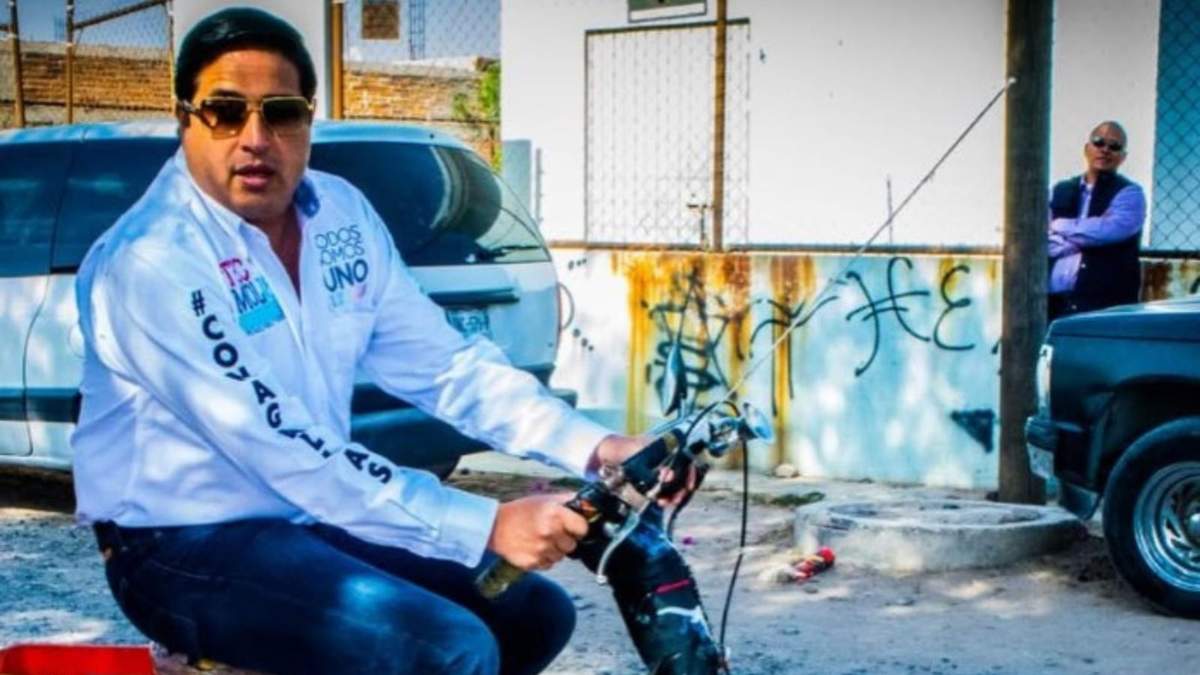 Romero Calzada ha cambiado de partido en varias ocasiones. Actualmente es miembro del PVEM.