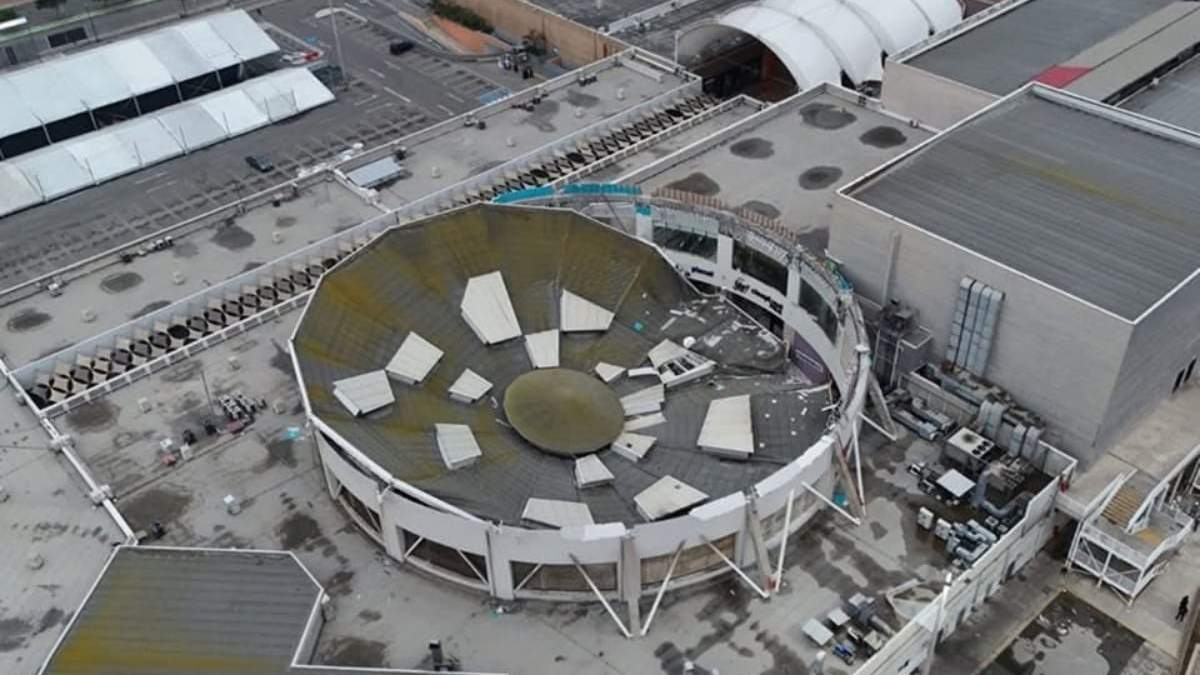 La estructura que se desplomó en el centro comercial