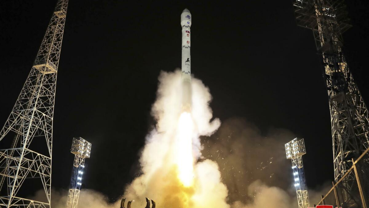Llanzamiento del satélite espía militar Malligyong-1, el 21 de noviembre de 2023