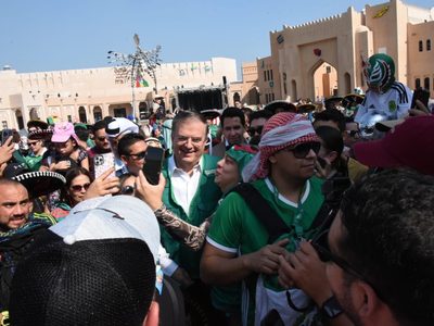 Ebrard: los mexicanos se han portado "muy bien" en Qatar 2022