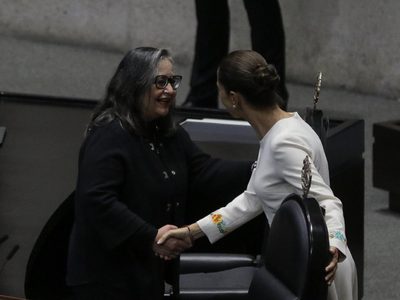 AMLO evita saludar a ministra Norma Piña en toma de protesta de Sheinbaum