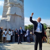 "Sí se puede llevar a cabo una transformación": AMLO a migrantes en memorial de Martín Luther King