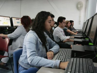El IPN dará apoyos para tener internet en casa. Estos son los requisitos