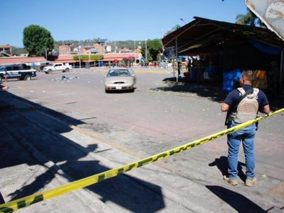 Civiles armados tomaron la Presidencia Municipal de San Juan Nuevo Parangaricutiro