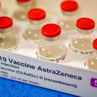 Nuevas dudas sobre AstraZeneca: EE. UU. cuestiona el resultado de sus ensayos