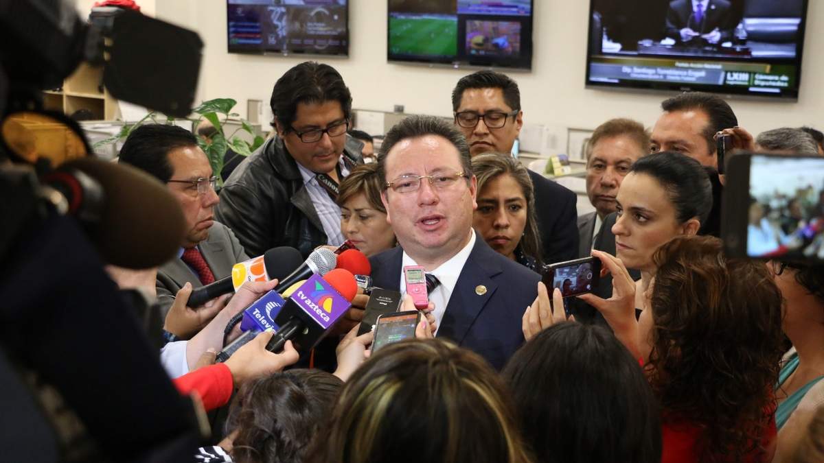 Castañón. De la mano de Armenta, llega a Morena