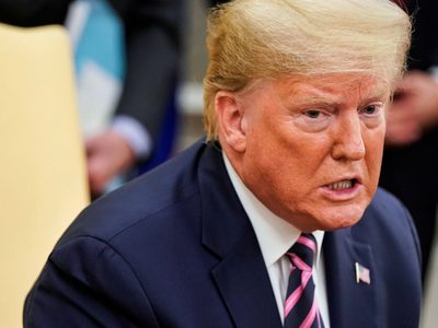 ¡Y lo hizo de nuevo! Donald Trump lanzó terribles críticas a una película y a un actor "No es buena.