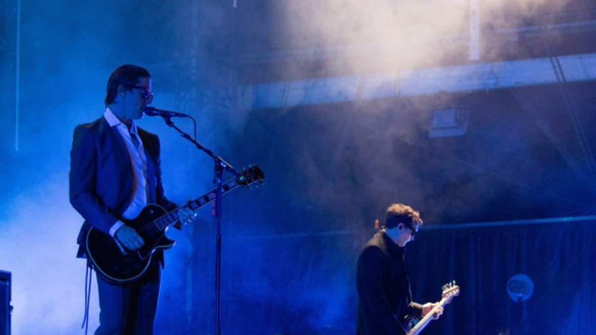 La banda neoyorquina de rock alternativo Interpol en el Zócalo capitalino