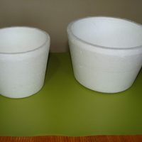 Los potes de helado que ibas a tirar pueden transformarse en esta maceta original y más linda que las compradas