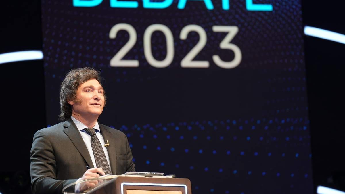 Javier Milei no logró dominar el último debate presidencial. Fuente: (Twitter)