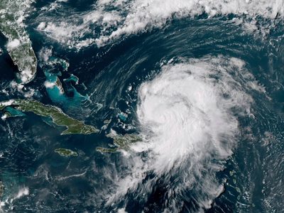 “Ernesto” se intensifica a huracán de categoría 2