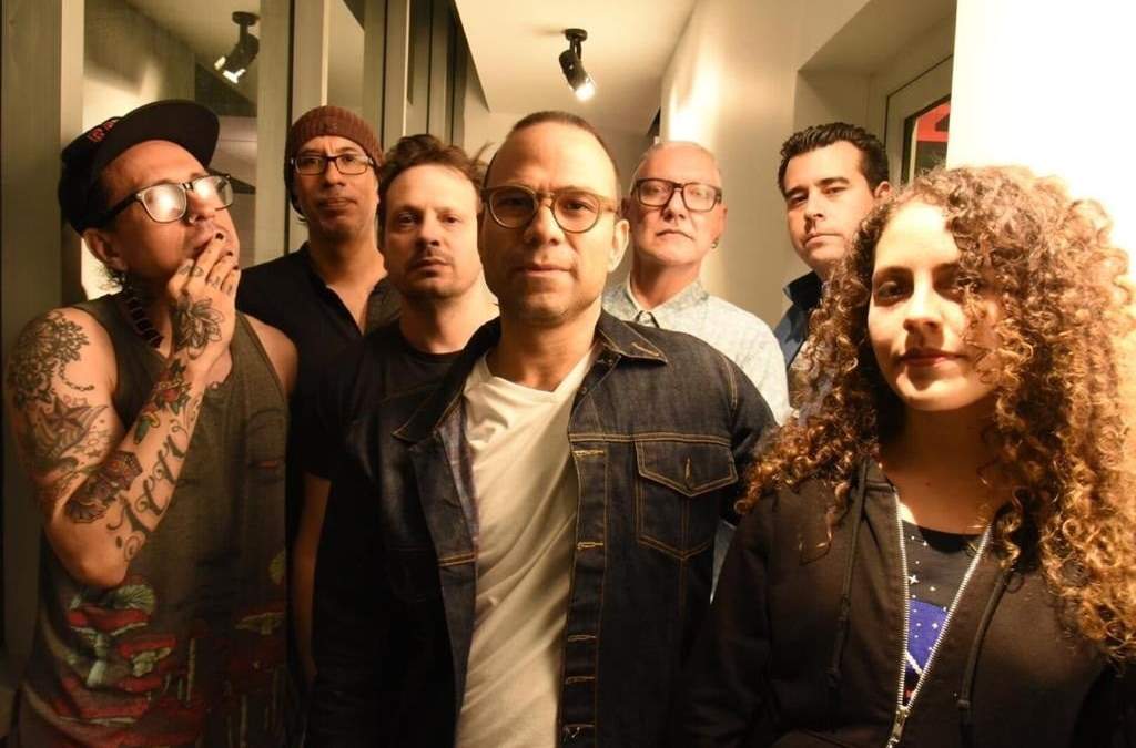 La banda AUA.
