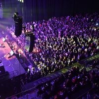 Rockeros veneran al "Príncipe de la canción" en "Festival Amar, Querer y Rockear"