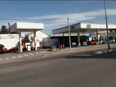 A punta de pistola le robaron las billeteras a playeros en una estación de servicio