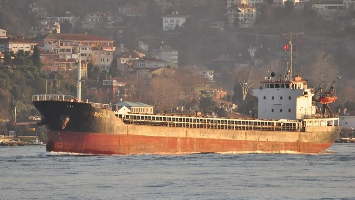 El barco ruso se encuentra abandonado en Beirut desde el 2014. Fuente: (Twitter)