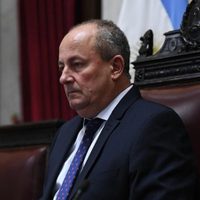 Hasta el último minuto: la Juventud Radical le pidió a este senador que revea su postura sobre la IVE