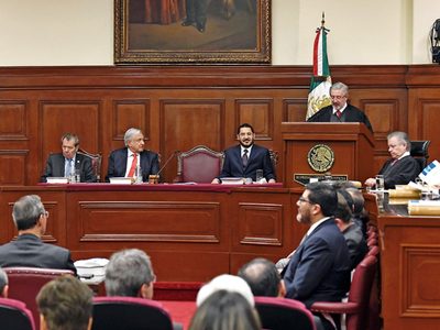 En la guerra de poderes el Estado se pone a prueba