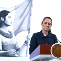 Sheinbaum niega incremento sustantivo de repatriaciones de migrantes de EU a México