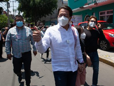 Mario Delgado reprende a su hijo por hacer proselitismo en favor de Morena (Video)
