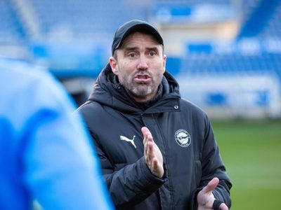 De campeón a pelar el descenso: el pésimo momento que atraviesa un ex DT de Racing en Europa