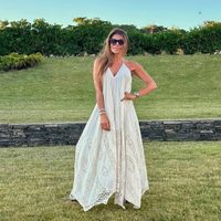 Zulemita Menem apuesta al slip dress satinado y lo lleva con total frescura urbana