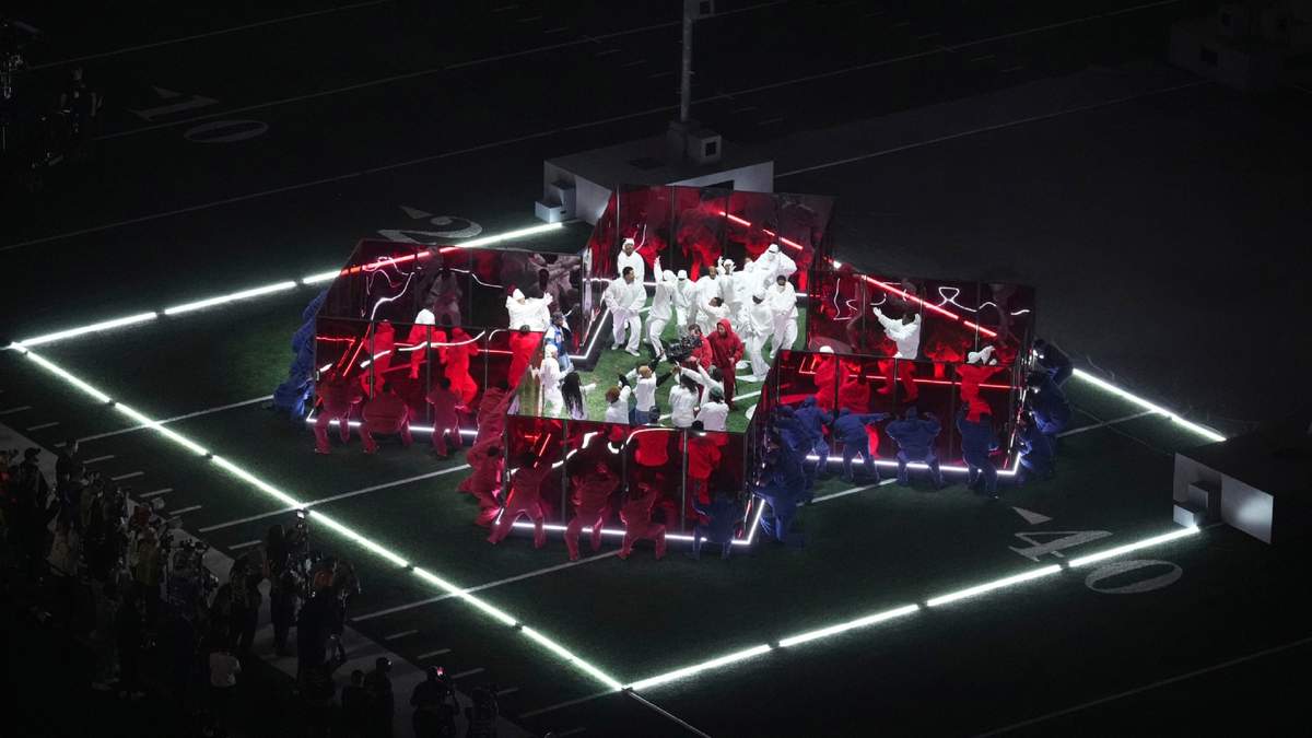 Kendrick Lamar actúa en el espectáculo de medio tiempo del Super Bowl 59 de la NFL entre los Kansas City Chiefs y los Philadelphia Eagles en Nueva Orleans, el 9 de febrero de 2025