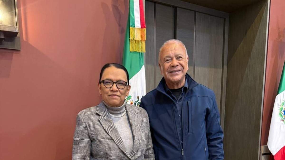 Rosa Icela Rodríguez y Alberto Anaya tras una reunión