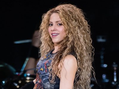 Los 2 looks más inolvidables de Shakira en sus 25 años de carrera artística