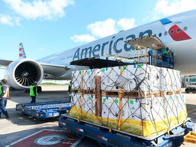 Llegaron más de 800 mil dosis de la vacuna contra el coronavirus de Pfizer