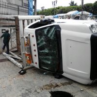 Grupo ligado al PRI vandaliza alcaldía y patrullas en Simojovel, Chiapas