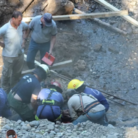 Derrumbe de una obra en una planta cloacal en Centenario, un obrero resultó herido